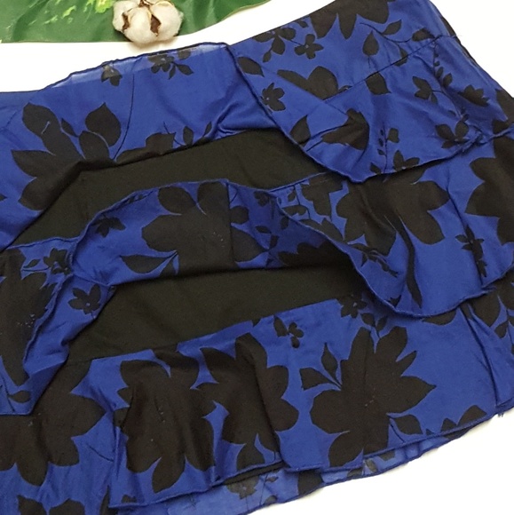 Express Women's Ruffle Floral Blue and Black Tiered Skirt Sz10 - Picture 5 of 9